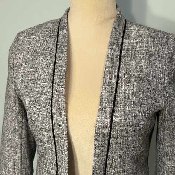 H&M gray blazer with black accents silver thread Size 6 - Picture 3 of 8